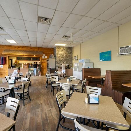 Scotty'S Lakeside Resort Lake George Exterior photo
