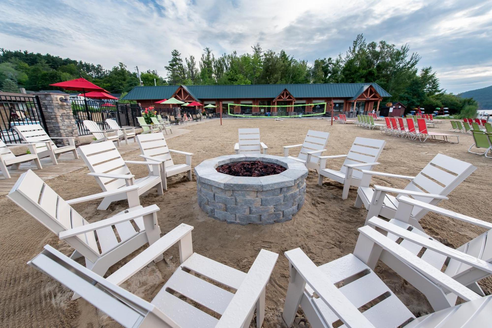 Scotty'S Lakeside Resort Lake George Exterior photo
