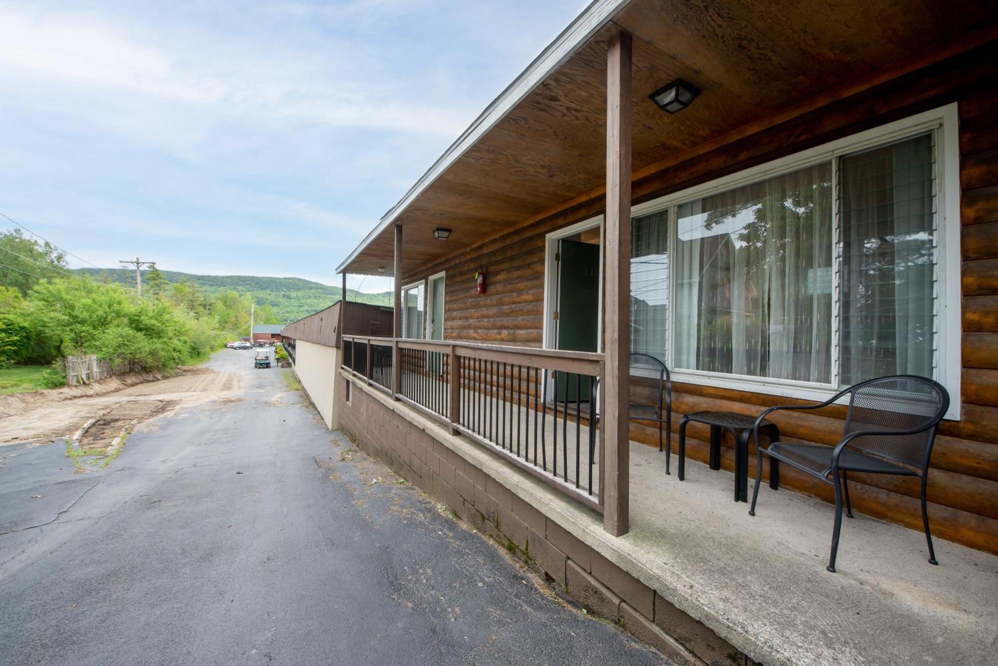 Scotty'S Lakeside Resort Lake George Exterior photo