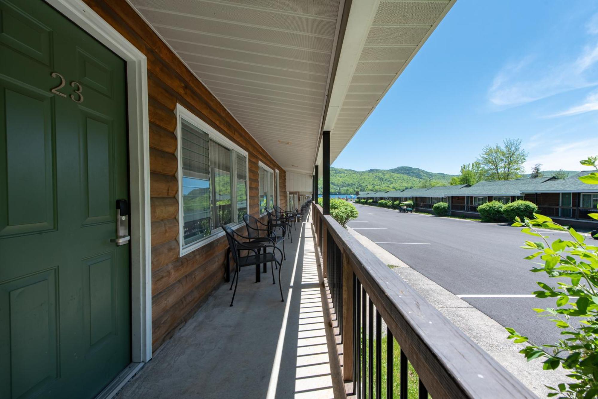 Scotty'S Lakeside Resort Lake George Exterior photo