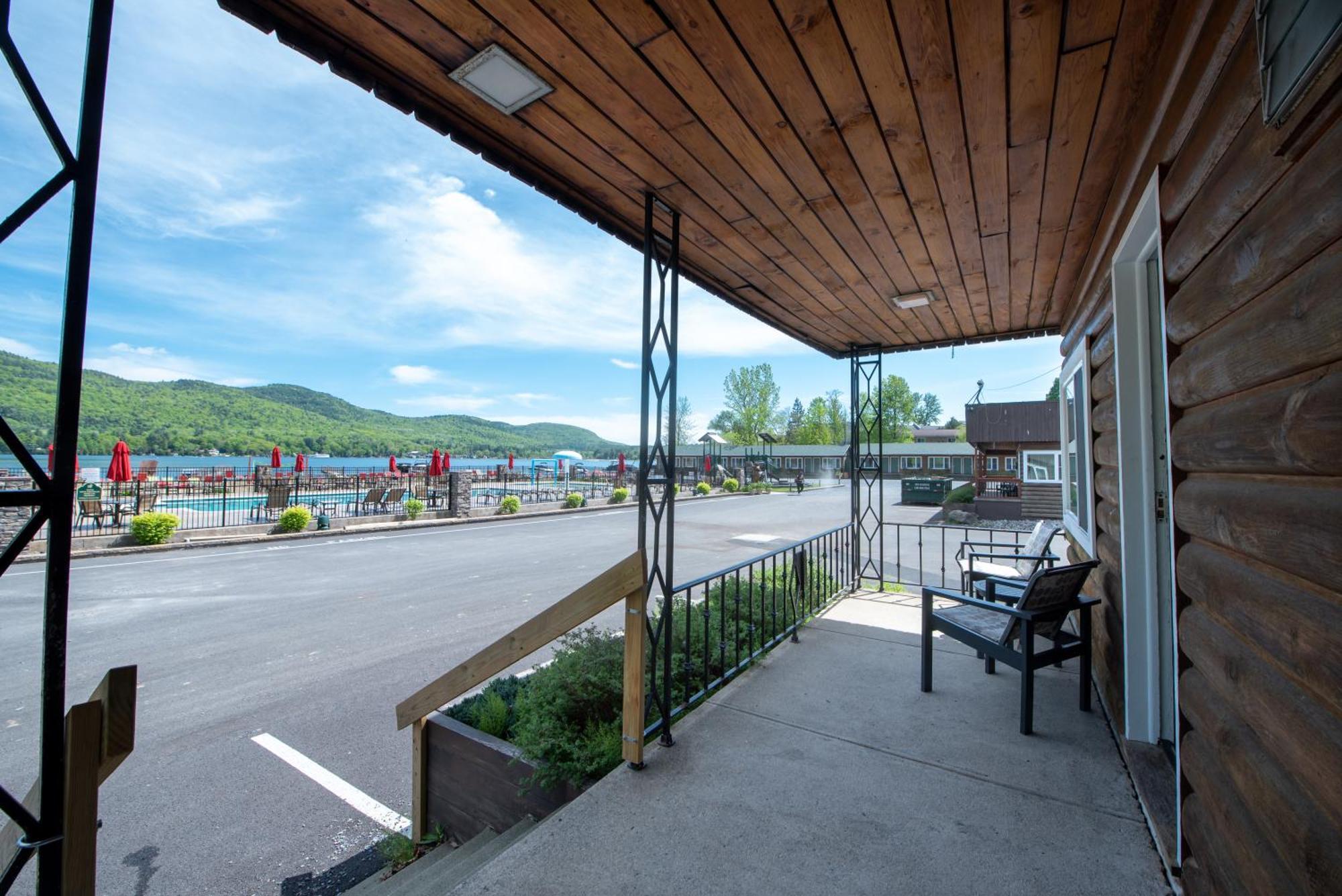 Scotty'S Lakeside Resort Lake George Exterior photo