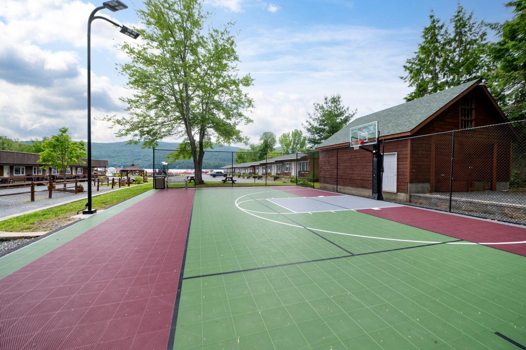 Scotty'S Lakeside Resort Lake George Exterior photo