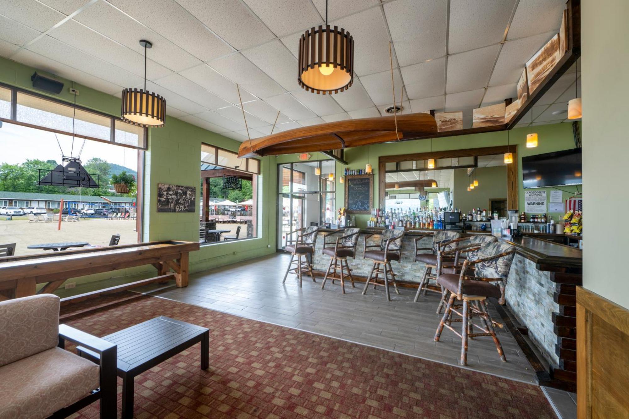 Scotty'S Lakeside Resort Lake George Exterior photo