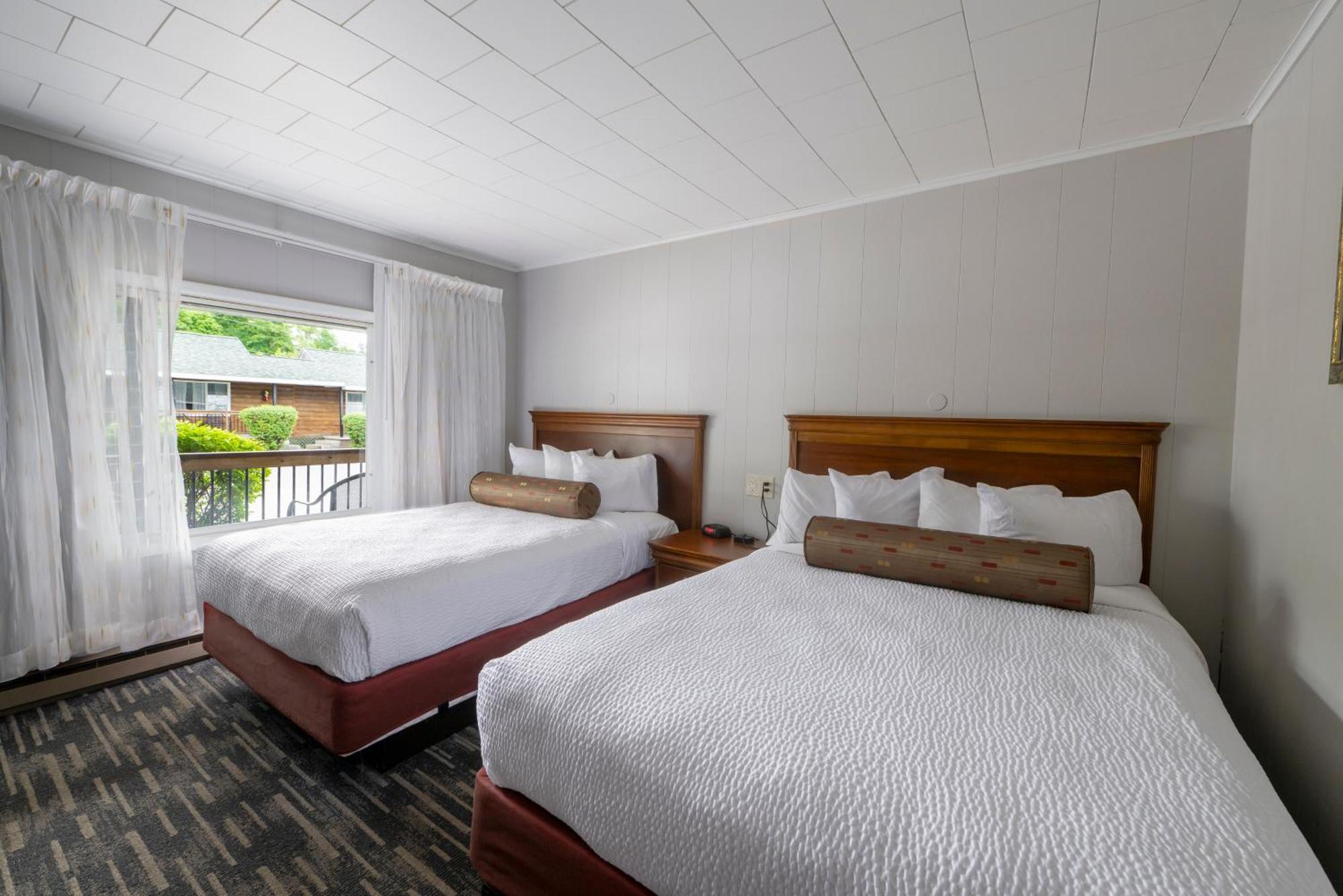 Scotty'S Lakeside Resort Lake George Room photo