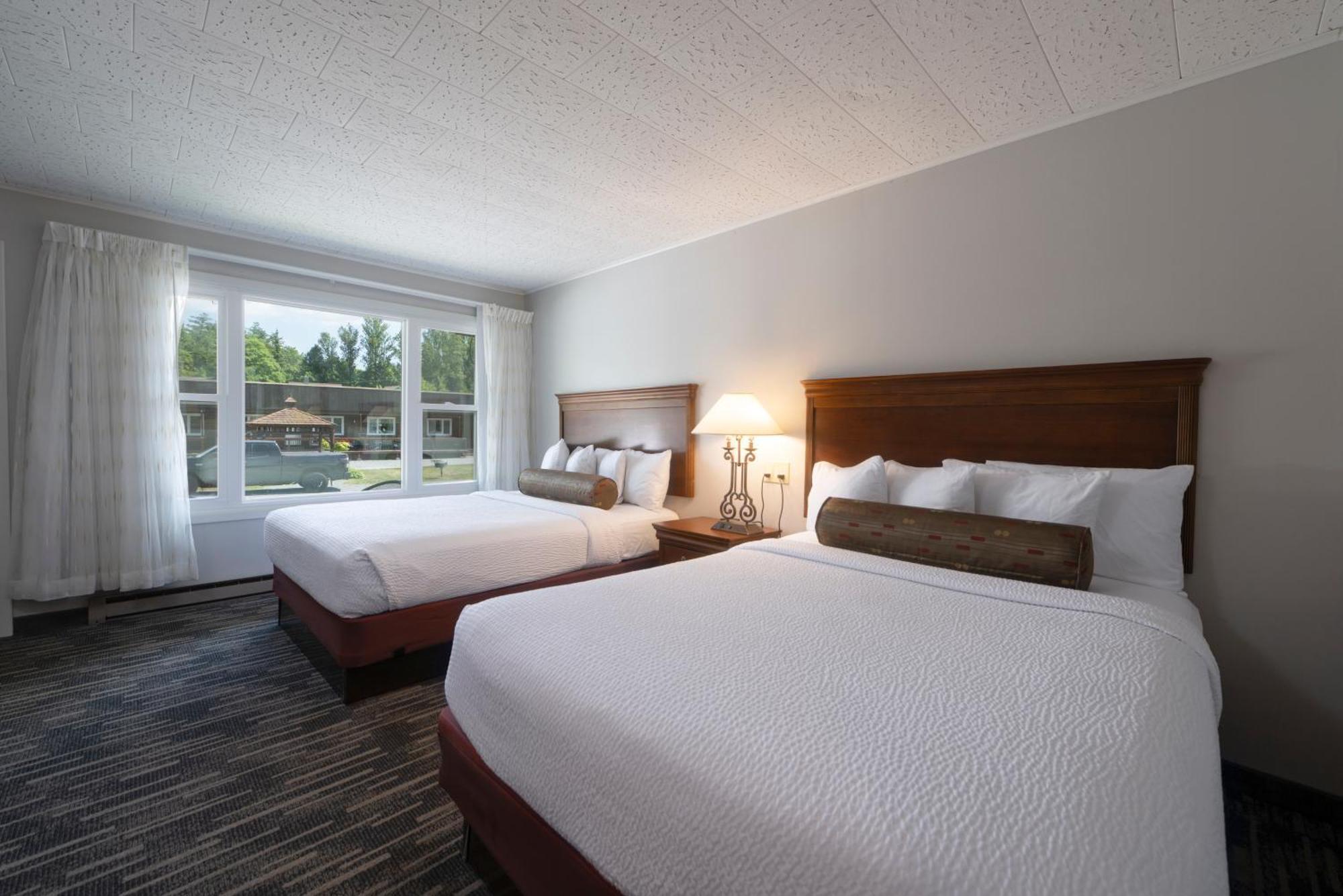Scotty'S Lakeside Resort Lake George Exterior photo